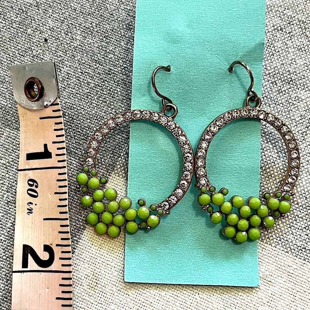 🌴 Green Beaded Rhinestone Dangle Earrings - Picture 4 of 7